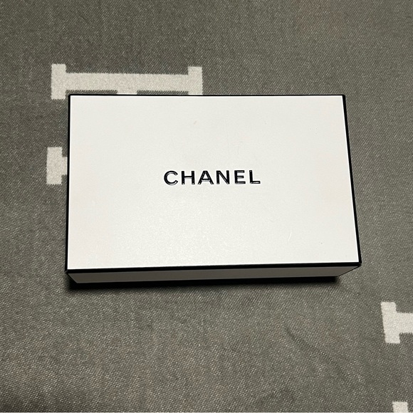 Chanel Box - Picture 1 of 6